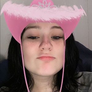 Meet your Posher, Alexis